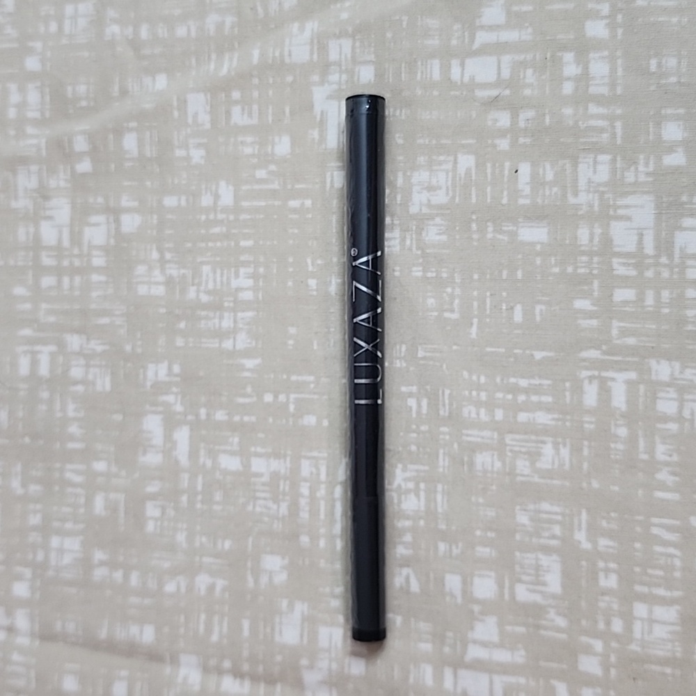 Luxaza Liquid Eyeliner Black NWT